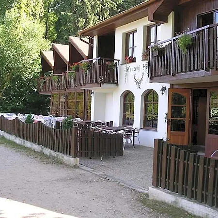 Inn Lovecky Jivak