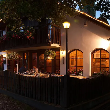 Inn Lovecky Jivak 3*