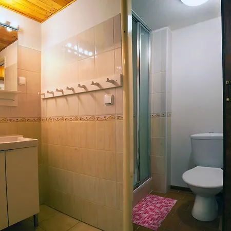 Lovecky Jivak Värdshus Loučeň