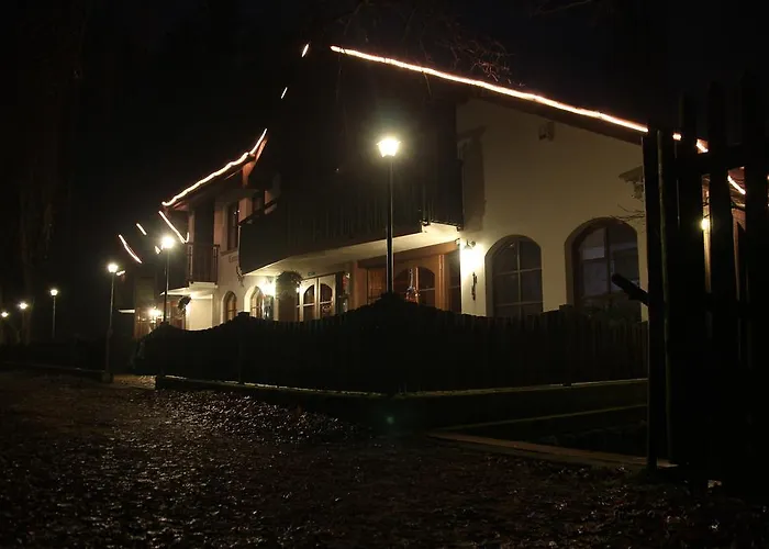 Lovecky Jivak بيت ريفي 3*